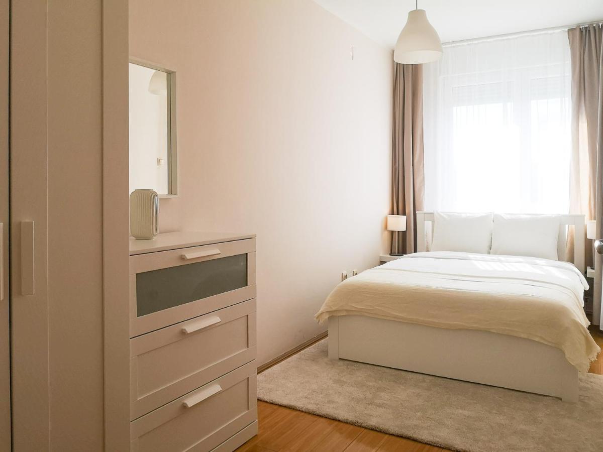 Filinhome Papa Suite 4 Újvidék Kültér fotó